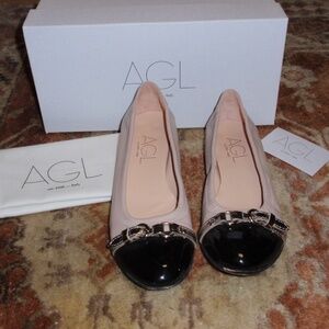 AGL Monika Beige Leather and Black Patent Leather Cap Toe Flat Shoes Size 37.5